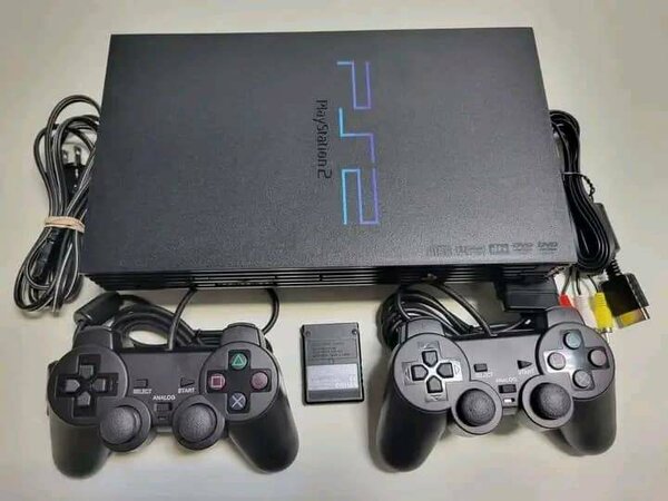 Console PS2 avec manettes dualshock