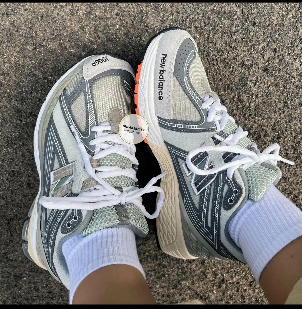 Fashion sneakers