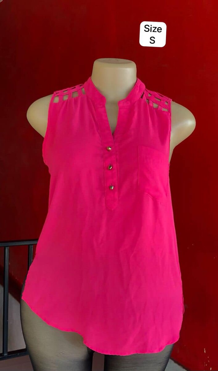 Premium thrift tops 