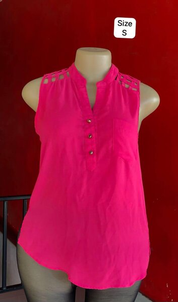Premium thrift tops 