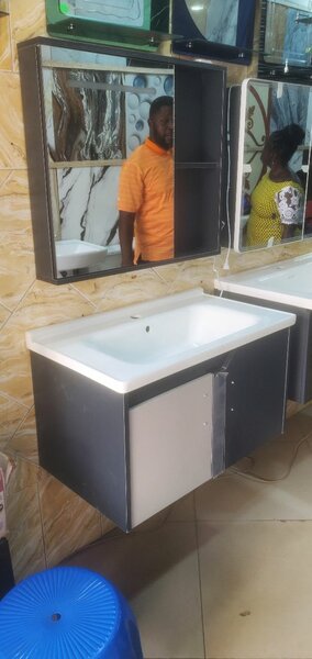 Cabinet basin