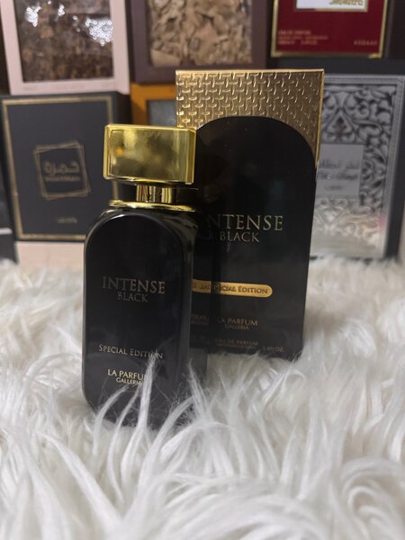 INTENSE BLACK