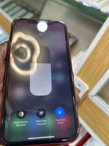 iPhone 11 rouge 64 Go