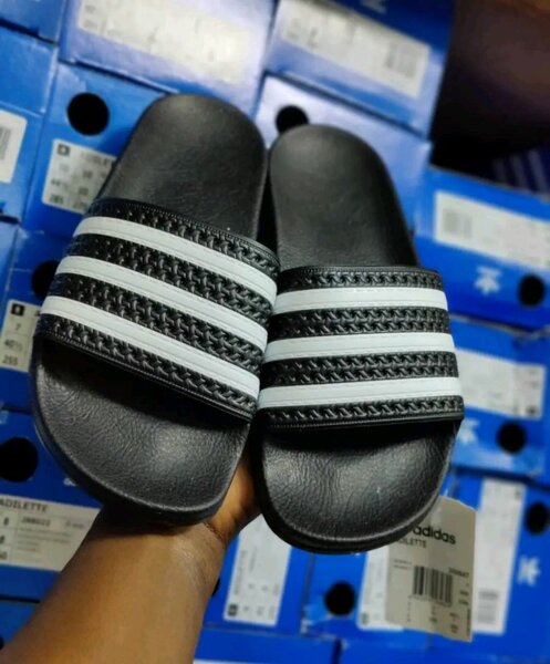 Claquettes Adidas confortables