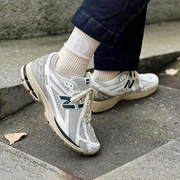 NEW BALANCE CLASSIC