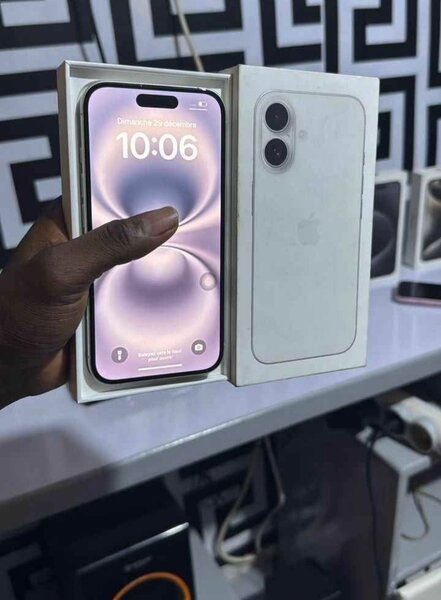 iPhone 16 simple