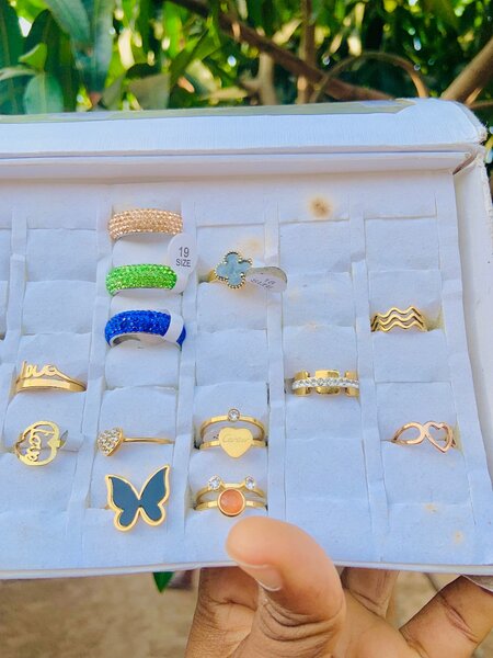 Knuckle rings