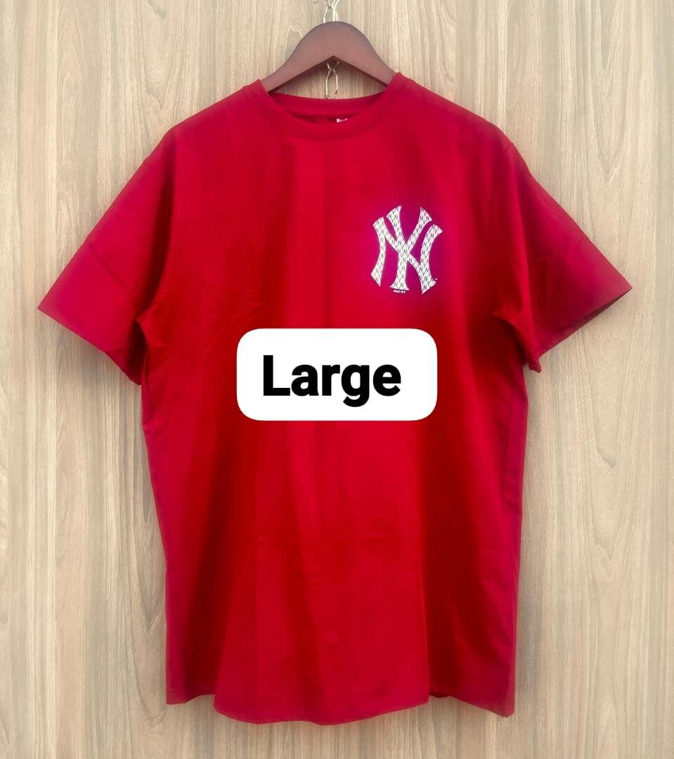 Round neck t shirt