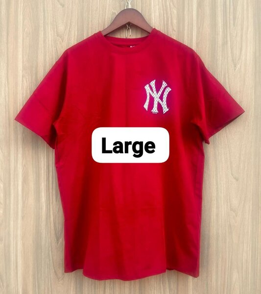 Round neck t shirt