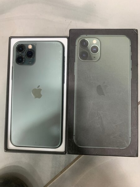 iphone 11 pro 64g écran peu fissuré sans id prix: 90.000f