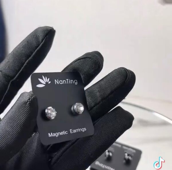 Magnetic earrings