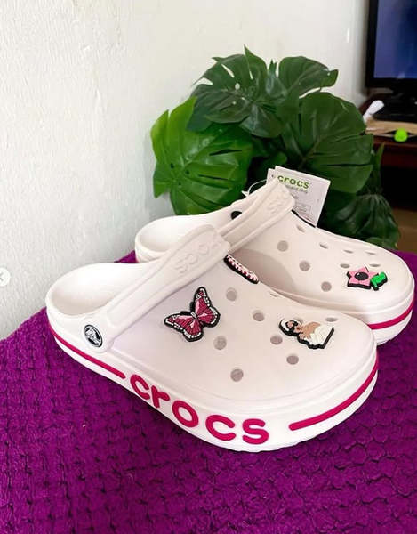 Bayabrand clogs
