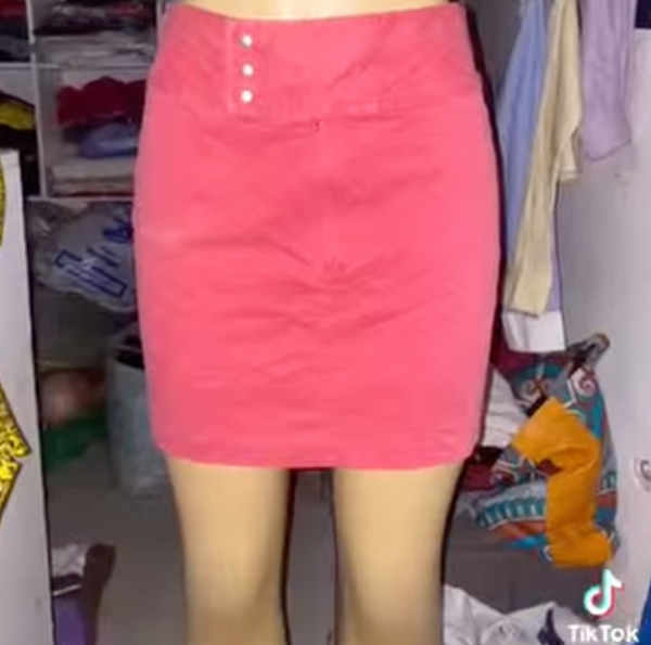 Coral mini skirt