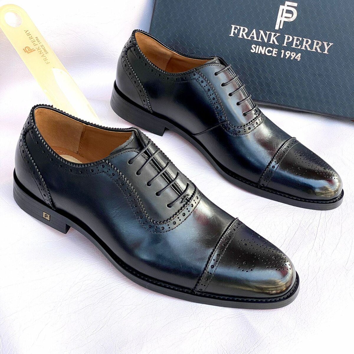 Mens classic shoe