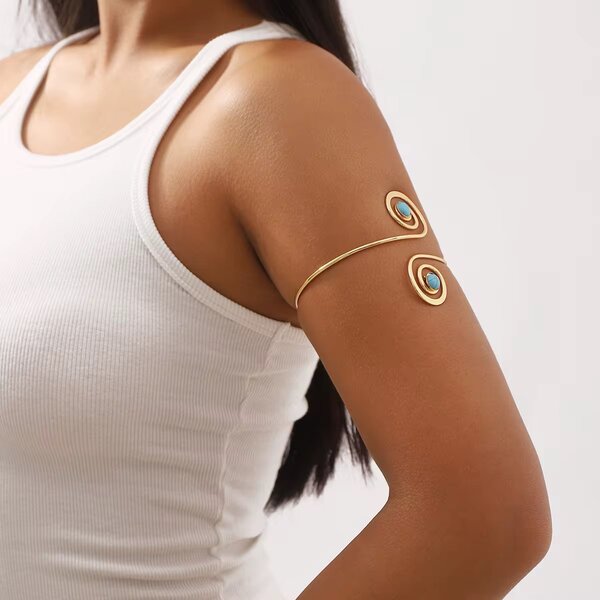 Bracelet de bras doré chic