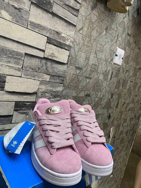 Adidas campus