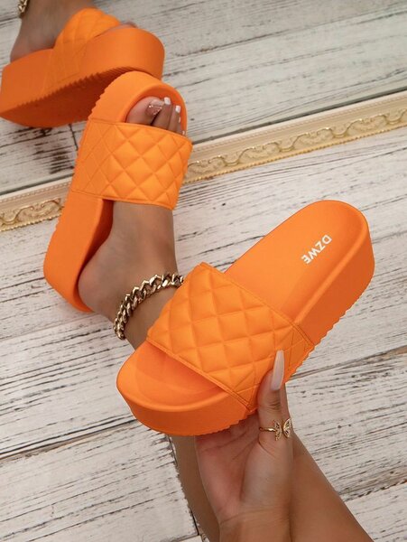 Ladies slippers