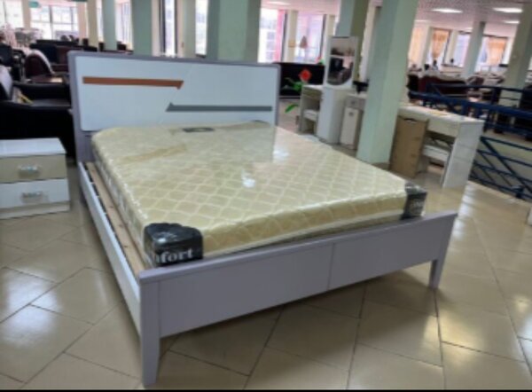 Queen size bed