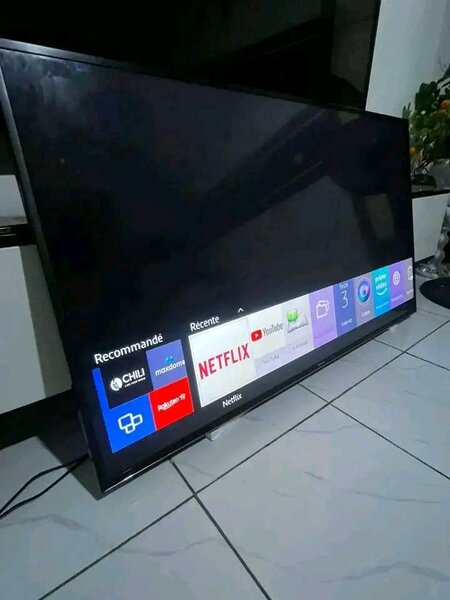 Smart TV LED 55 pouces 4K