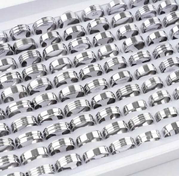 Bagues en acier inoxydable élégantes