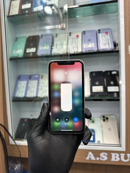 iPhone 11 simple