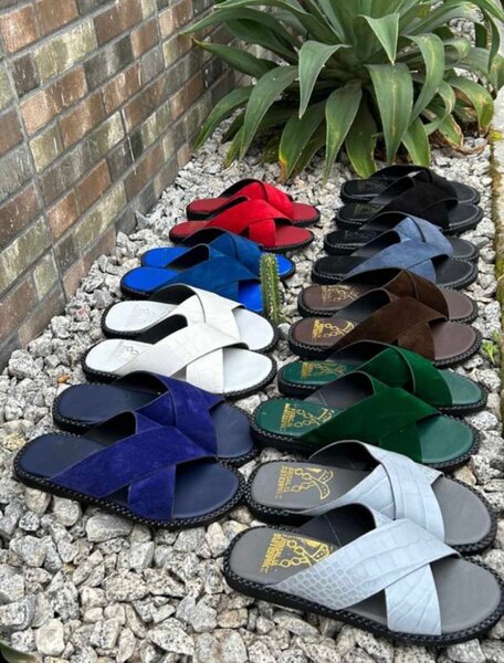 Slippers/ easy wear