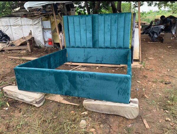 Queens bed