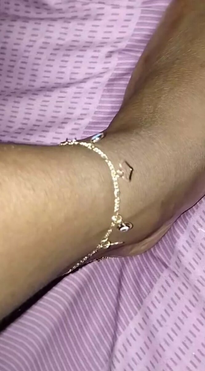 Chaînes aux pieds
