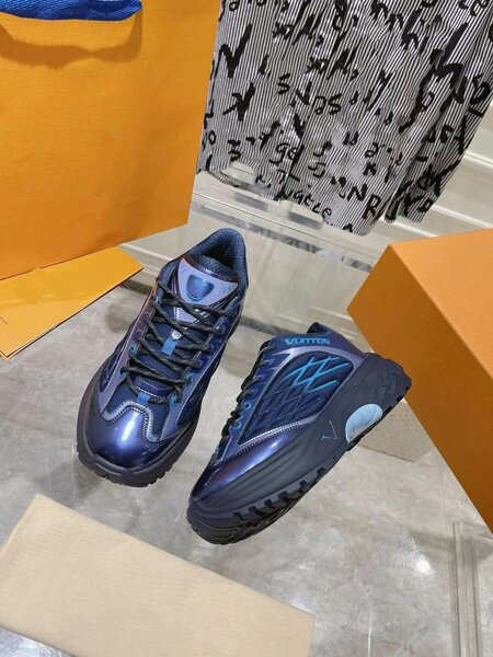 Louis Vuitton bleu élégants
