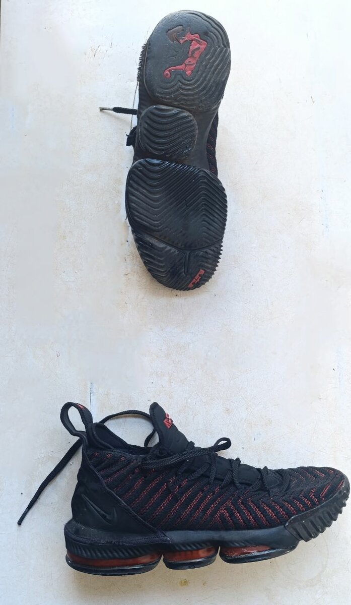 Baskets de basket légères et modernes