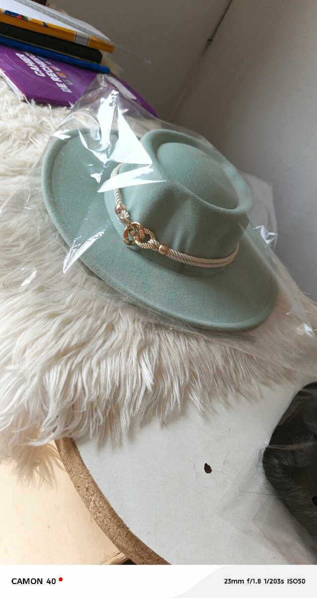 Chapeau
