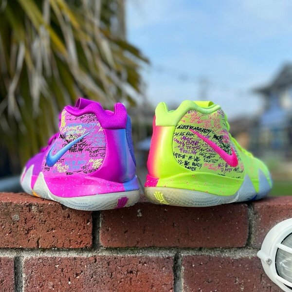 NIKE KYRIE 4 CONFETTI