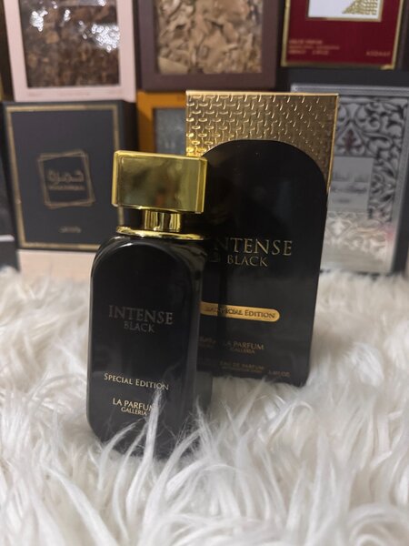 INTENSE BLACK