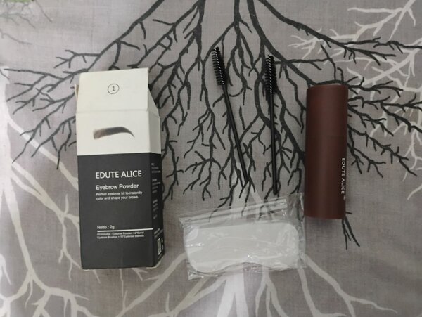 Eyebrow powder
