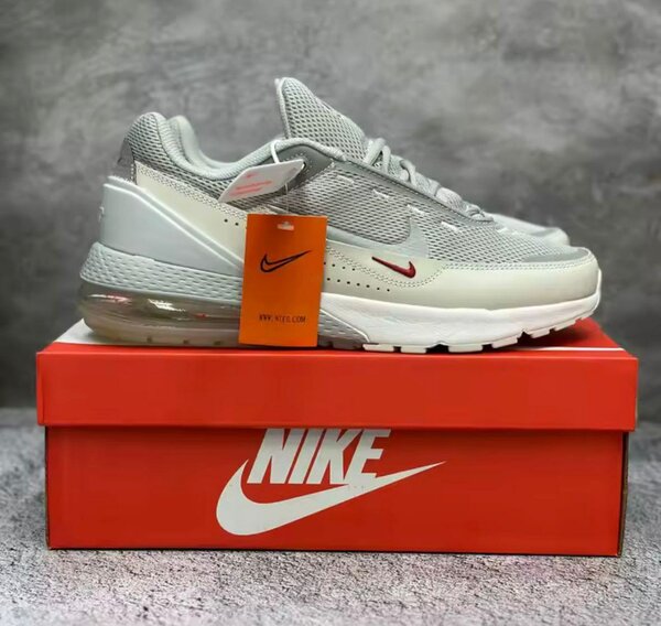 Baskets Nike Air Max Gris