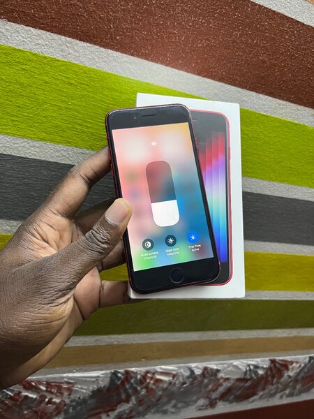 iPhone SE (2022)