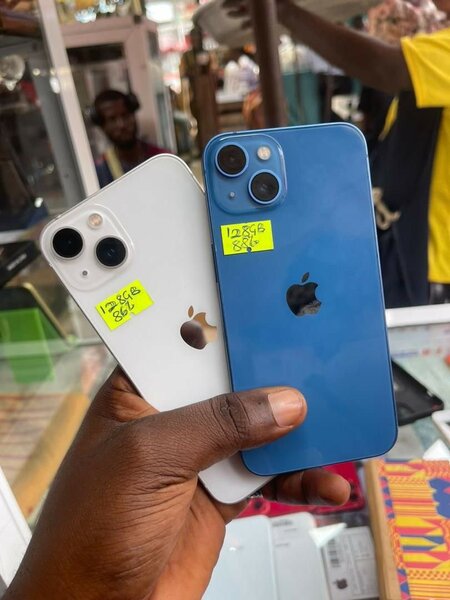 Apple iPhone 13