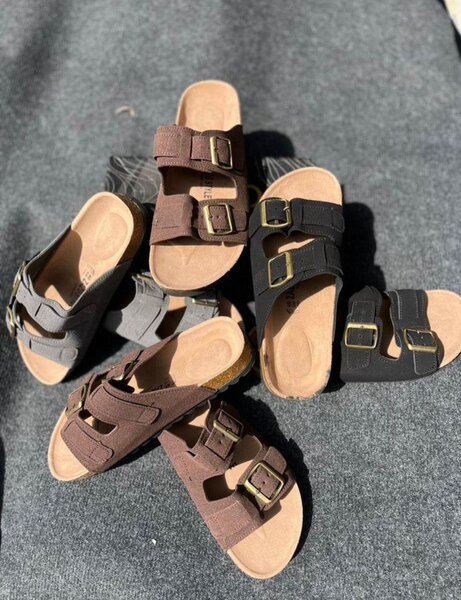 Sandales disponible