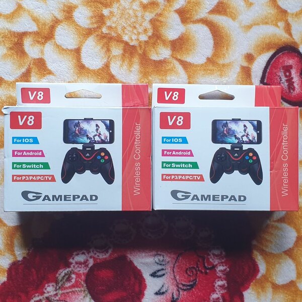 Manette sans fil V8 universelle