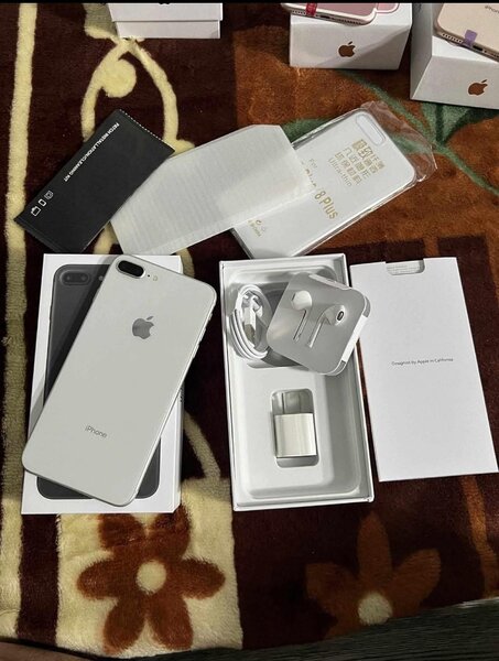 iPhone 8 Plus 64GB Argent