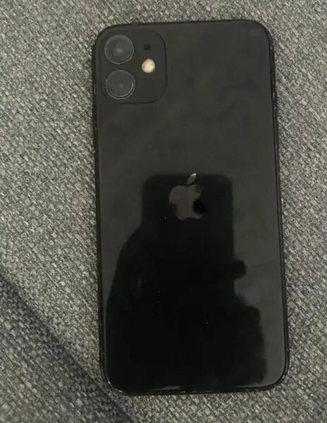 iPhone 11 64 Go Noir et Rouge