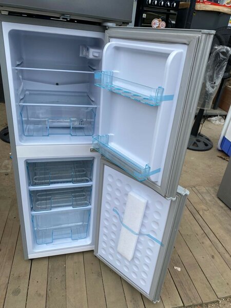 Réfrigérateur Top Congélateur Compact