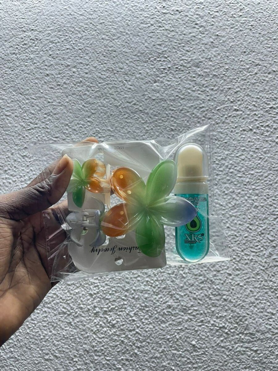 Ensemble de pince et gloss
