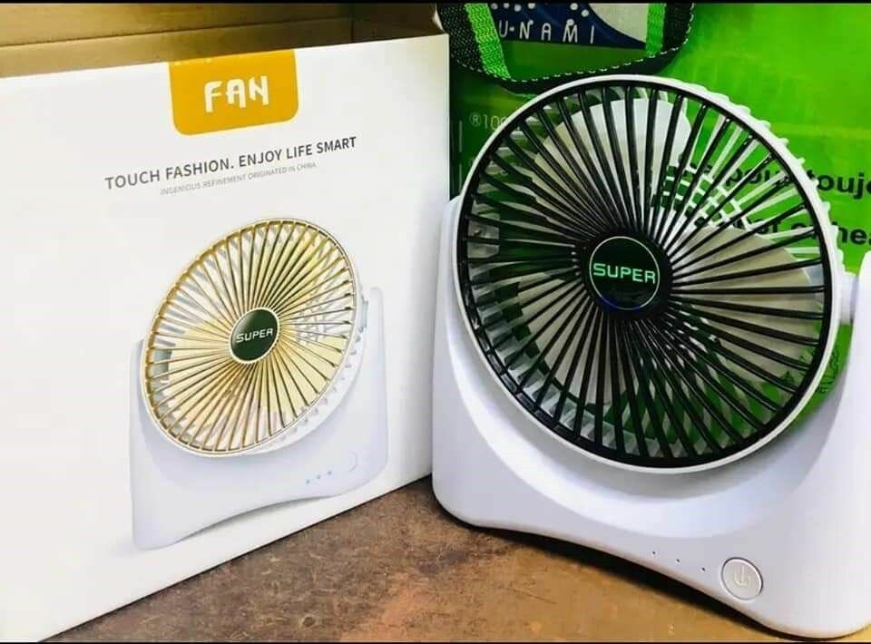Desktop fan strong battery lasts 8hrs
