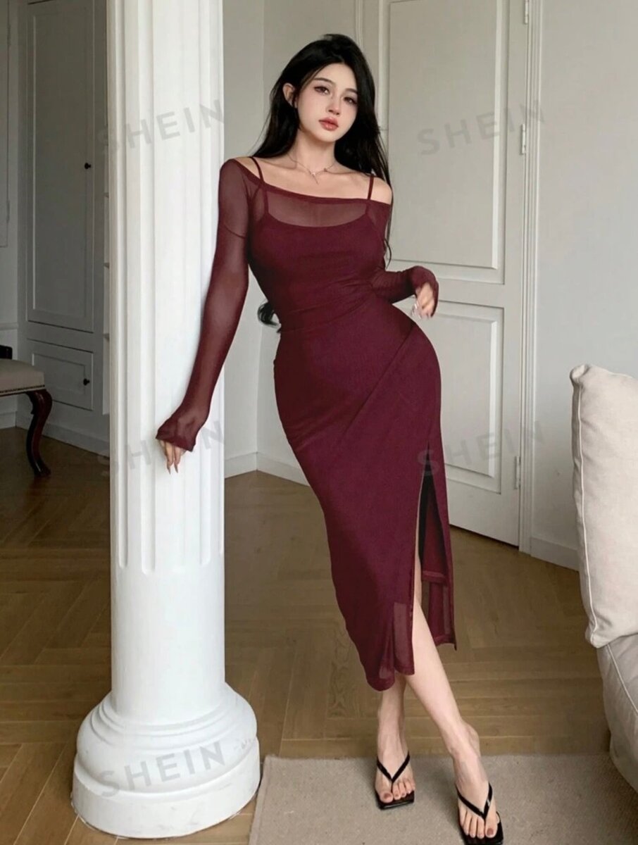 Robe manches longues et épaules dénudées