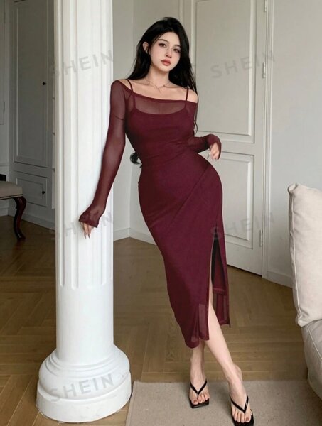 Robe manches longues et épaules dénudées