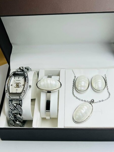 MONTRES