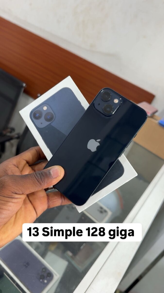 iPhone 13 Simple