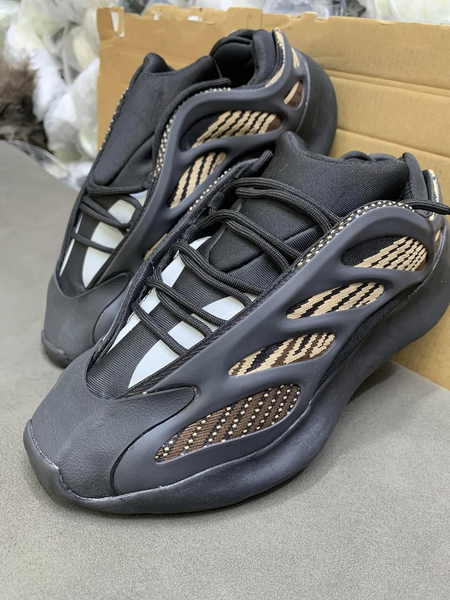 Original YEEZY V3