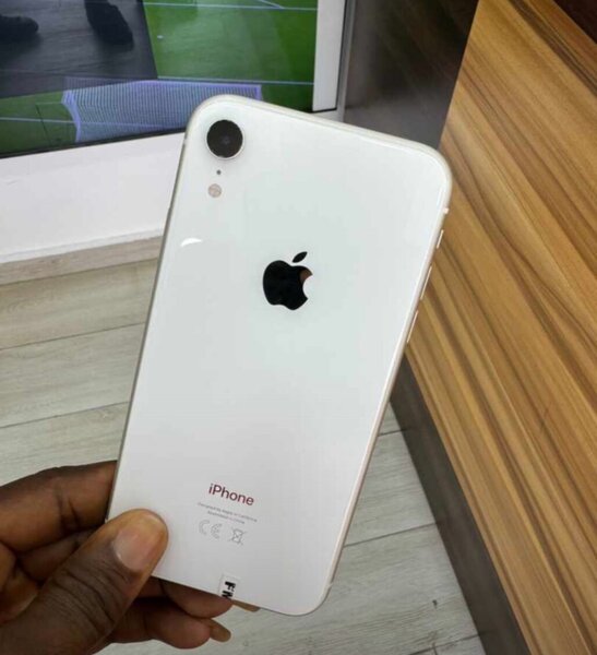 iPhone  XR